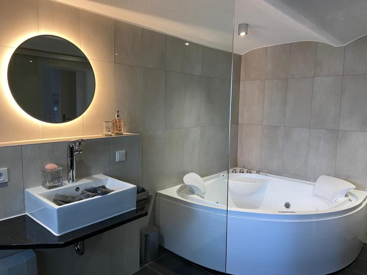 Luxus Ferienwohnung Mit Whirlpool Runkel Eksteriør billede